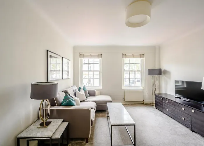 Pelham Court Apartments